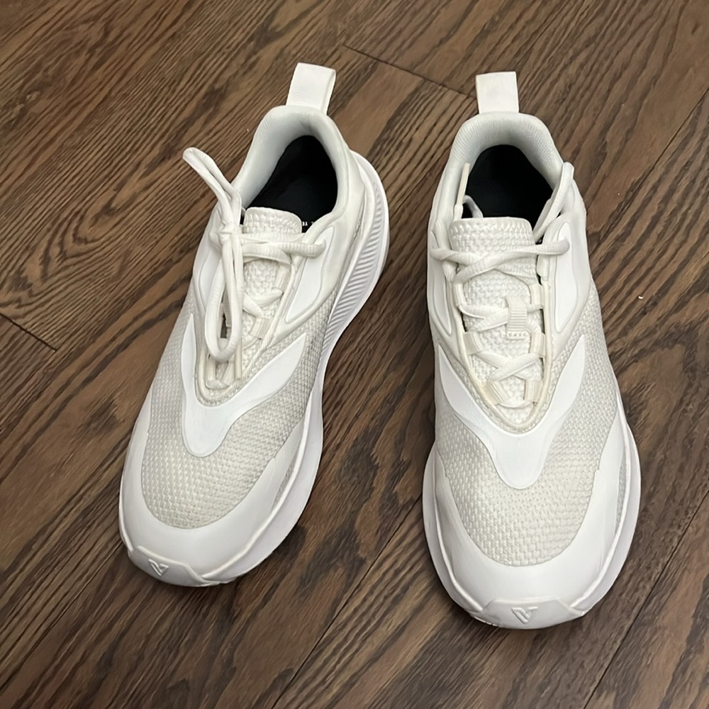 Warm White Tidal Sneaker Waterproof Size 7.5